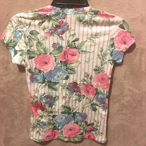 Tops - Picture 2 of 3